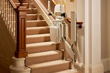 curved-stairlift